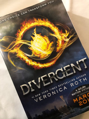 Divergent- By Veronica Roth