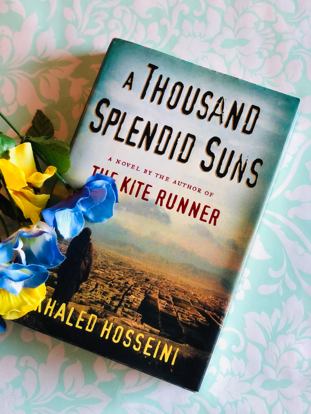 A Thousand Splendid Suns- By Khaled Hosseini